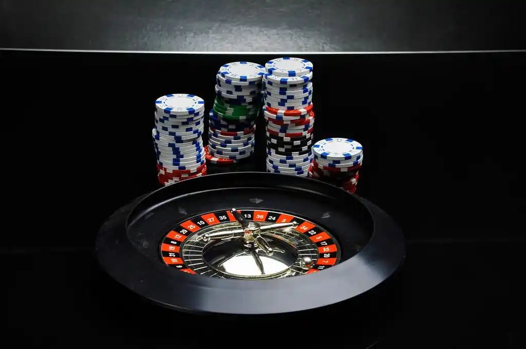 Dragon Tiger card game on live dealer tables